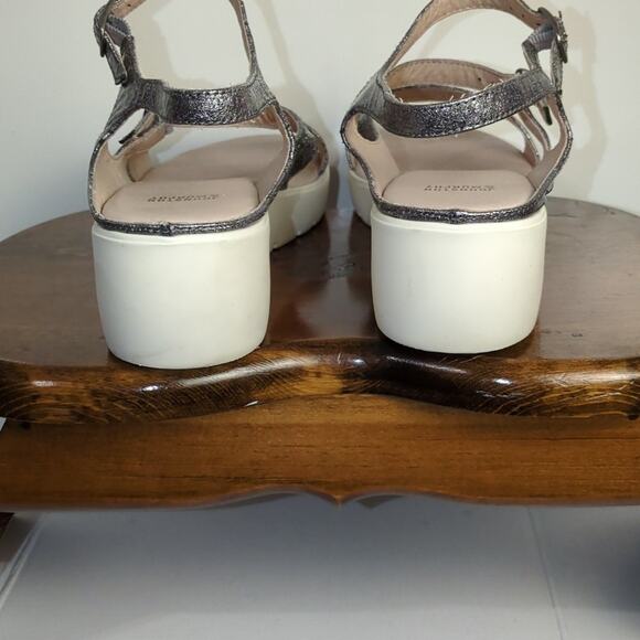 Ladies Johnston & Murphy "Clara" Pewter Leather Sandal 9.5 EUC - Picture 6 of 11